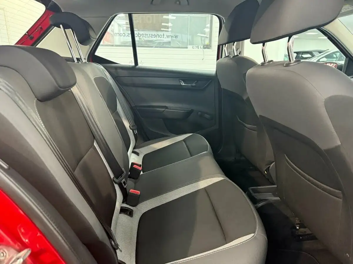 2018-skoda-fabia-10-mpi-colour-edition-big-4