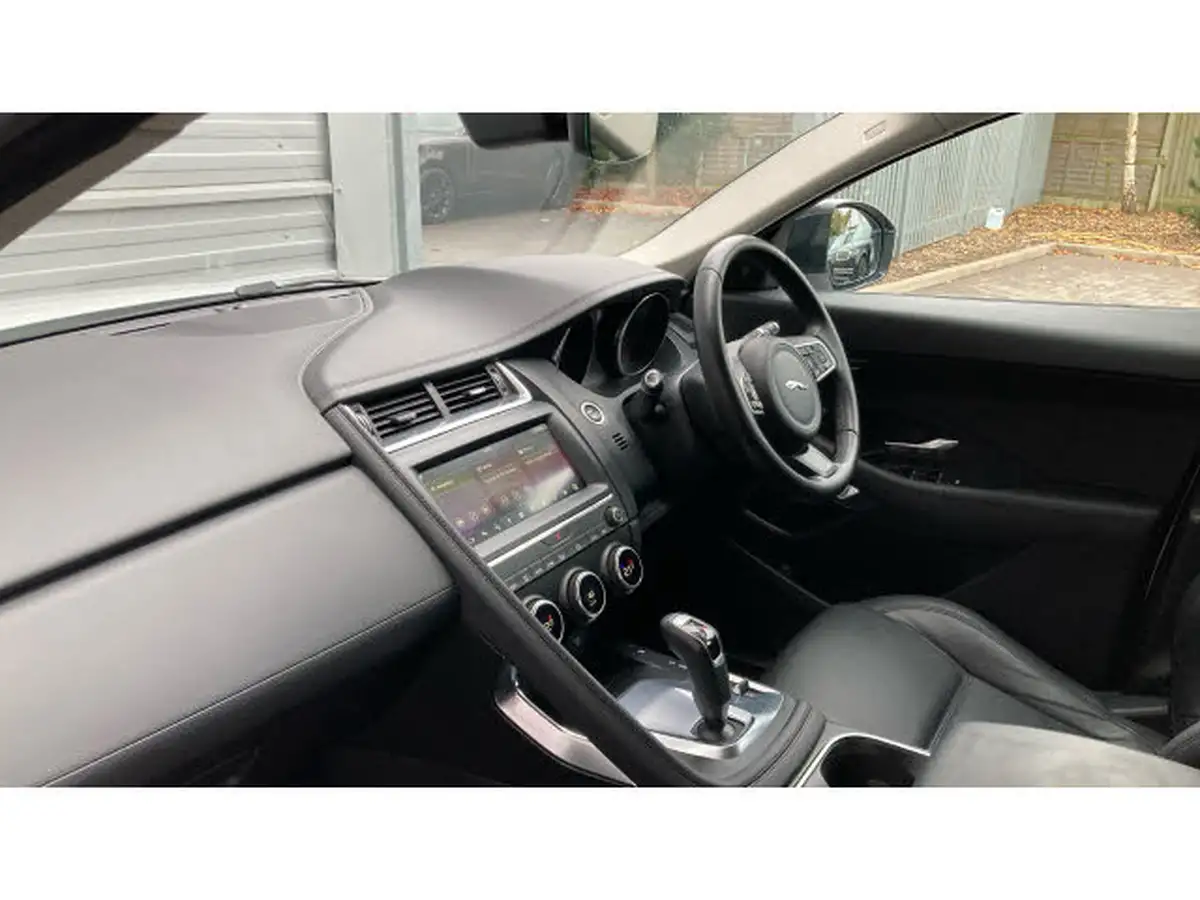 2020-jaguar-e-pace-20-i4-se-300ps-big-38