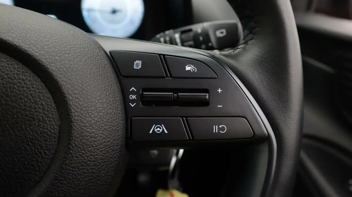 2024-hyundai-i20-10-t-gdi-premium-big-23