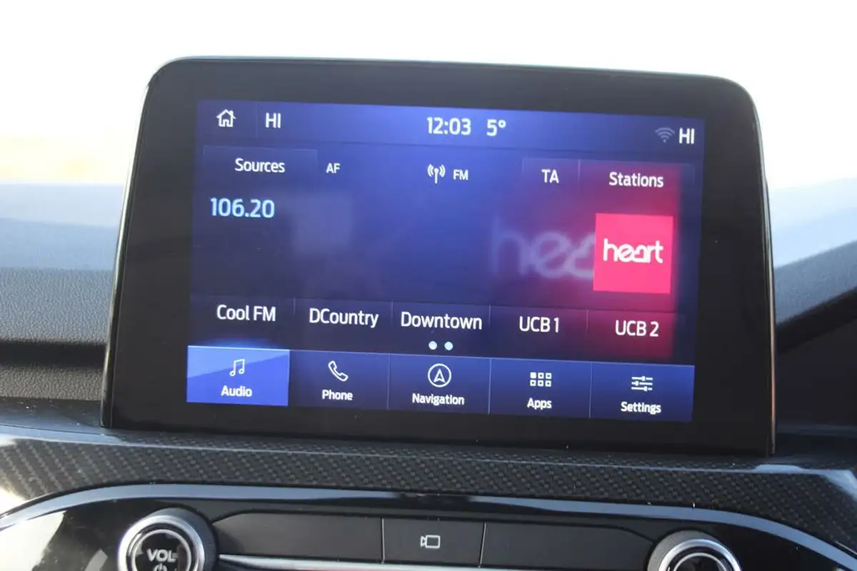 2023-ford-kuga-25t-black-package-edition-225ps-phev-big-19