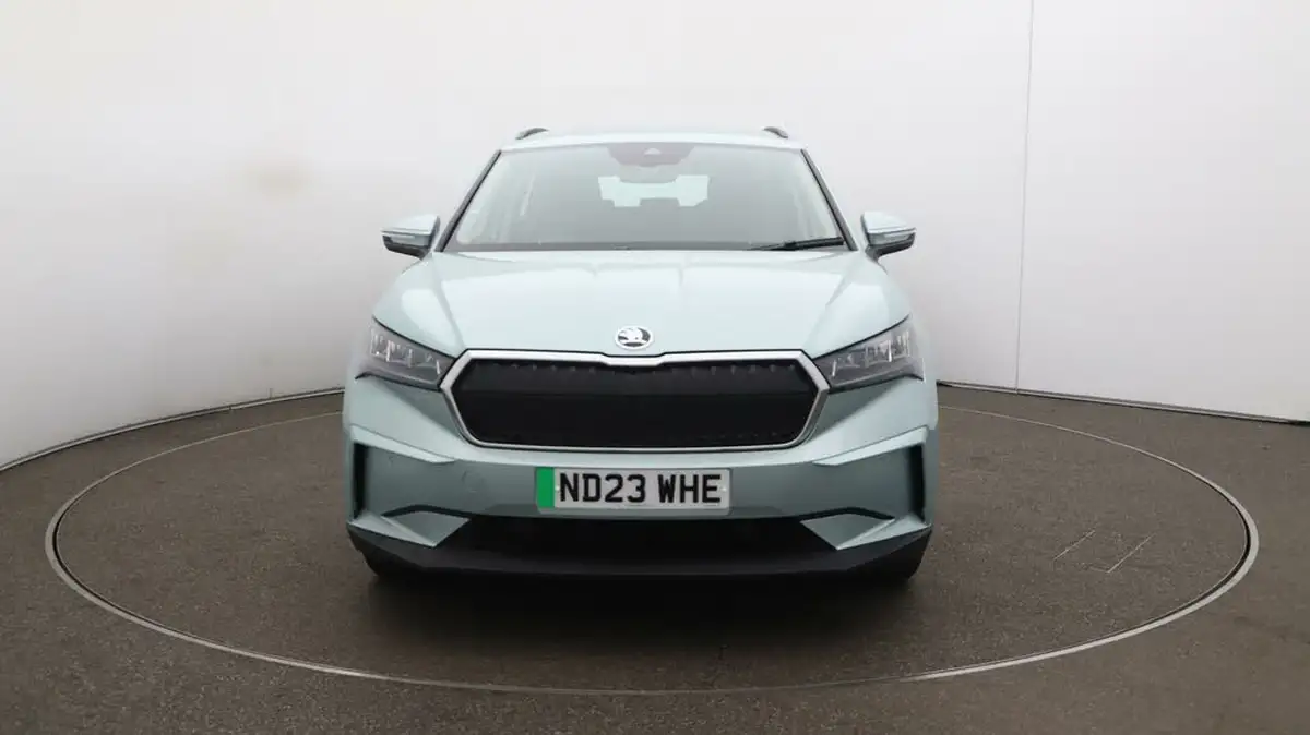 2023-skoda-enyaq-e-60-big-37