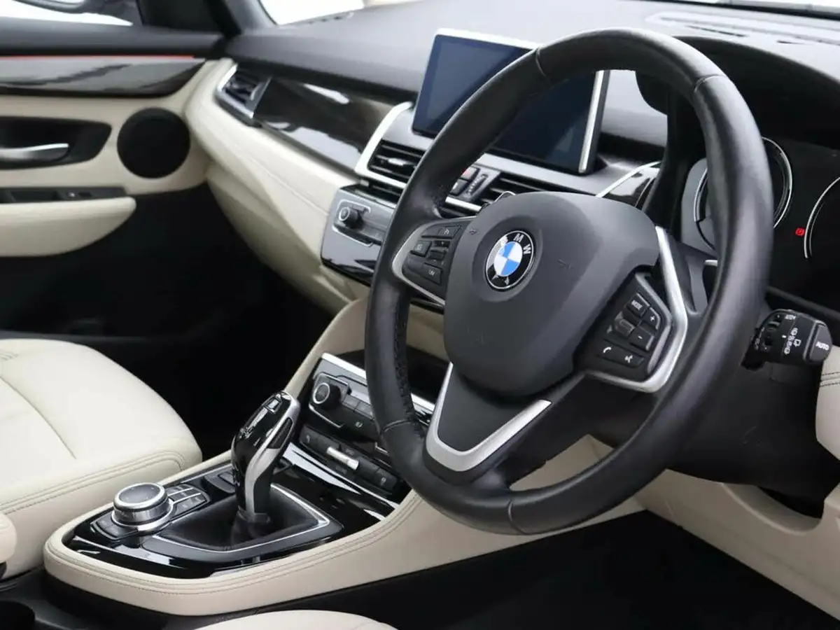 2021-bmw-2-series-20-220i-luxury-active-big-5