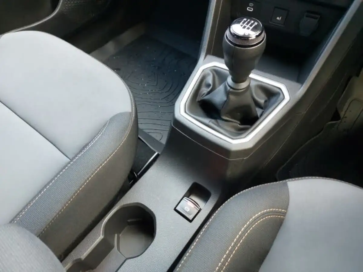 2024-dacia-sandero-stepway-10-tce-extreme-90bhp-big-17