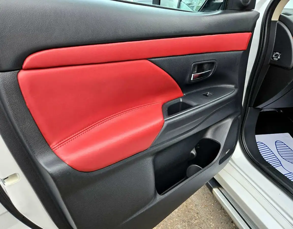 2015-mitsubishi-outlander-20-gx5h-phev-cvt-big-22