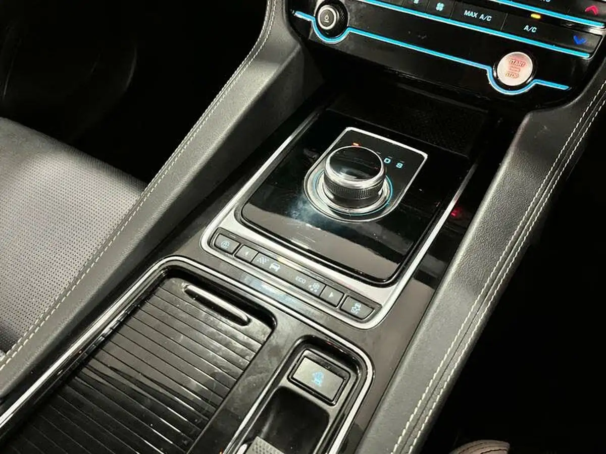 2019-jaguar-f-pace-30td-s-v6-ss-big-31
