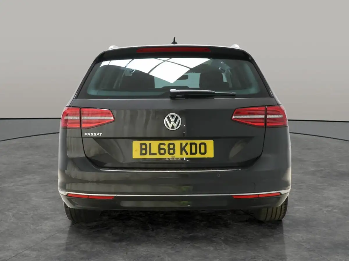 2018-volkswagen-passat-20tdi-gt-150ps-scr-estate-5d-dsg-big-9