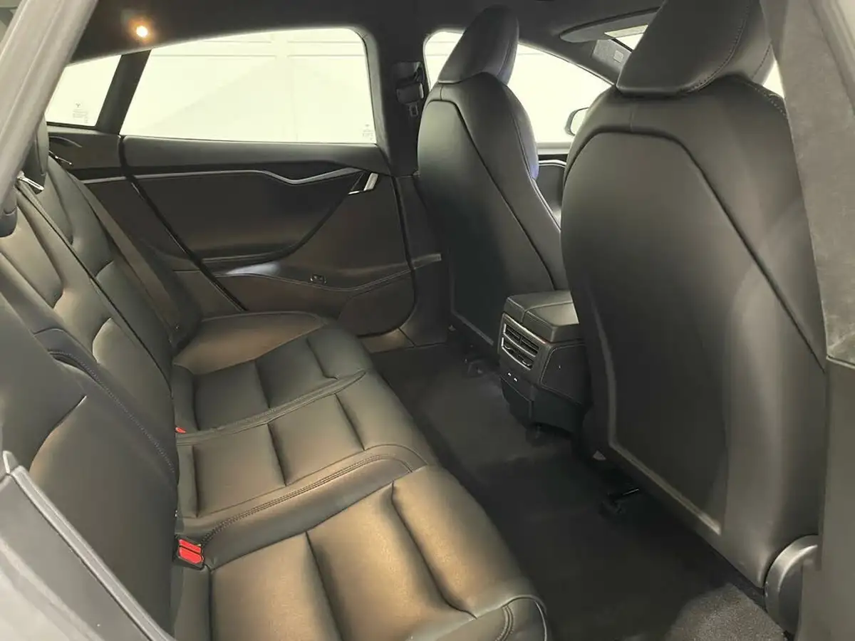 2020-tesla-model-s-e-long-range-big-6