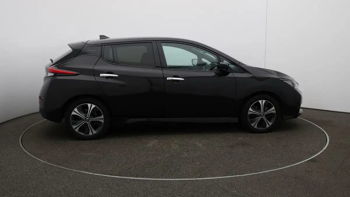 2021-nissan-leaf-e-10-40kwh-big-8