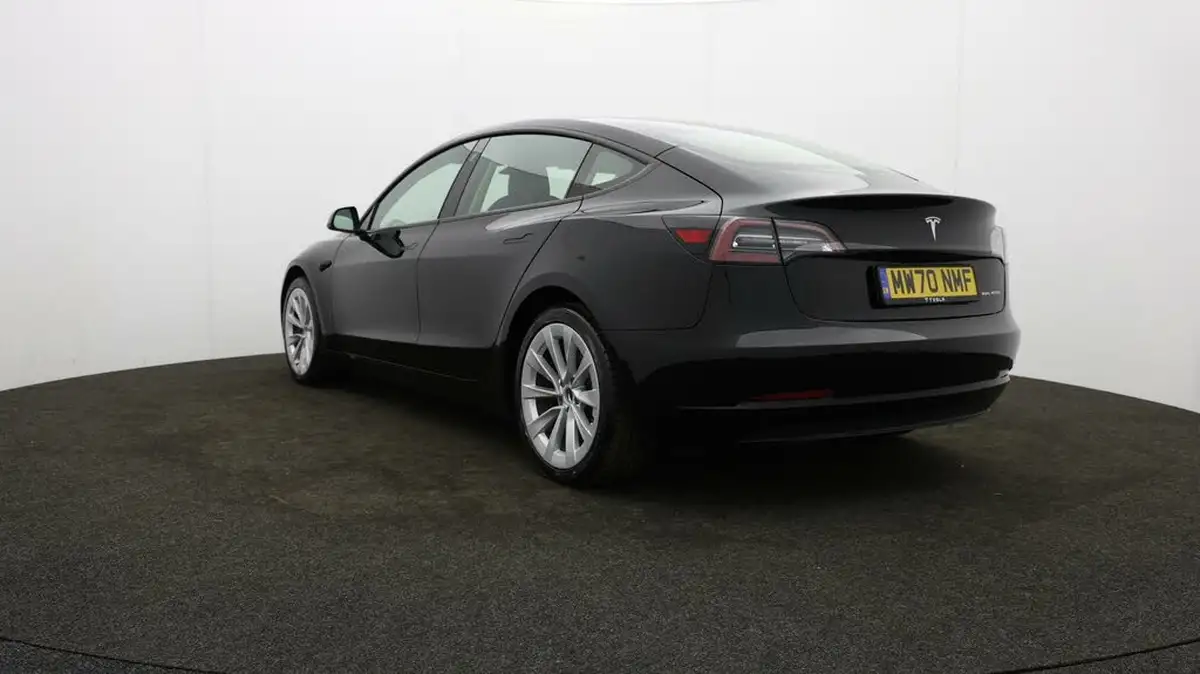 2020-tesla-model-3-e-long-range-big-76