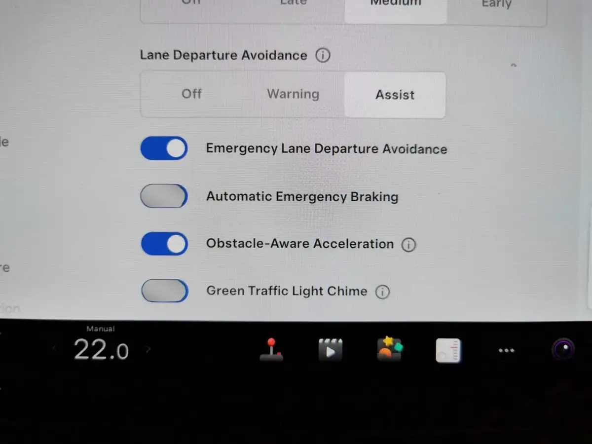 2021-tesla-model-3-e-long-range-awd-big-26