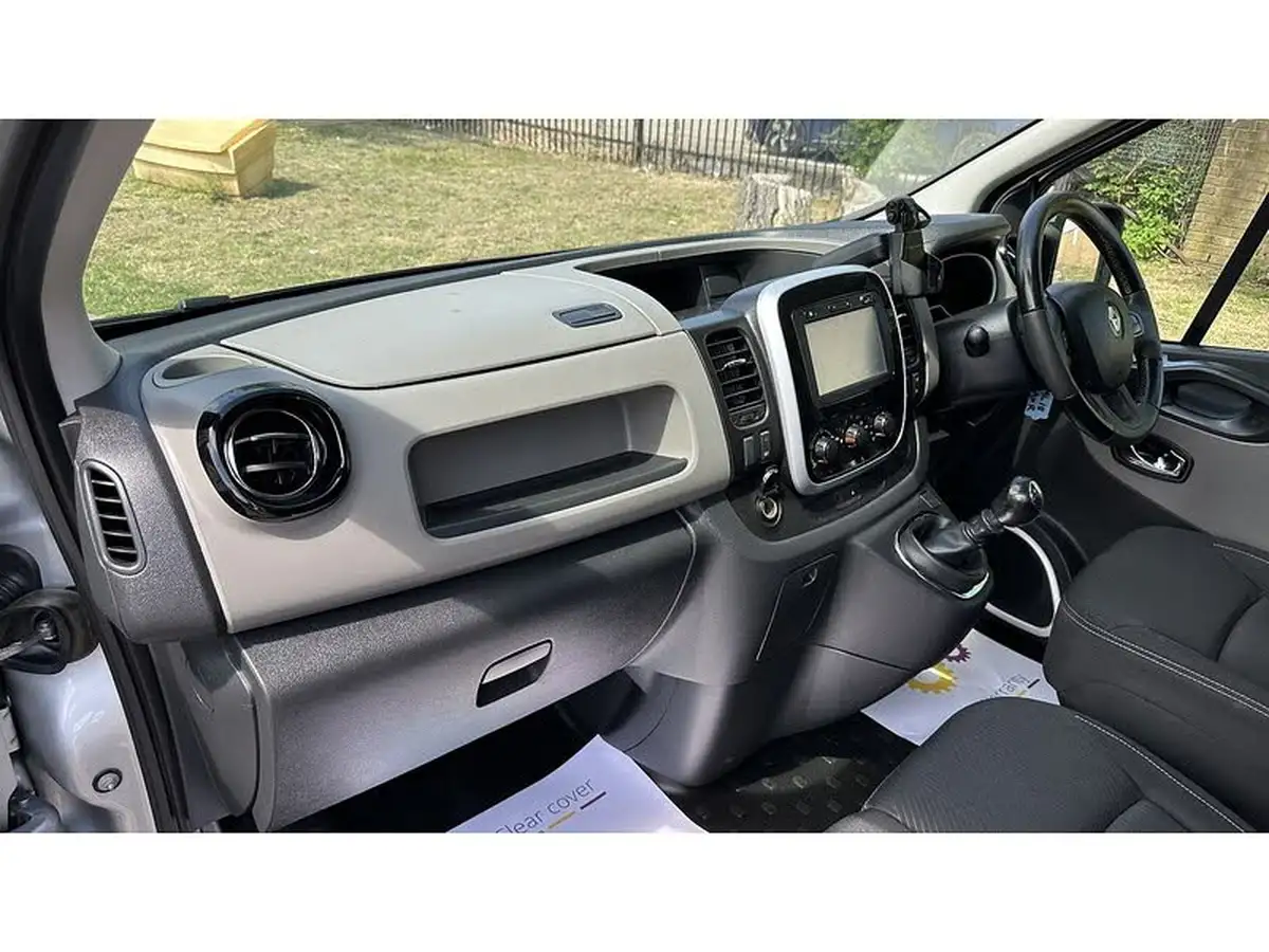 2018-renault-trafic-16dci-ll29-125-sport-nav-energy-125-e6-panel-van-big-32