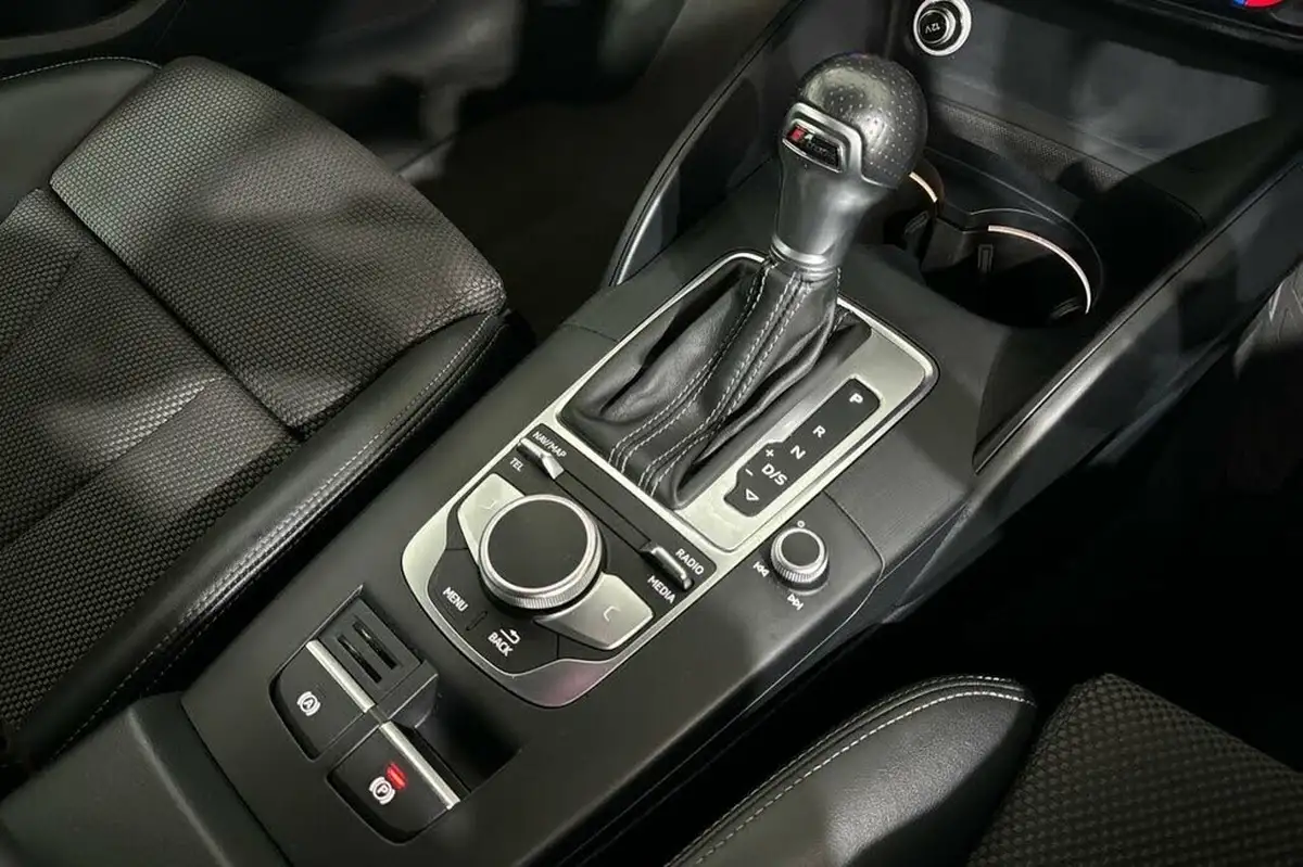 2020-audi-a3-20-35-tdi-s-line-sportback-5d-tronic-big-32
