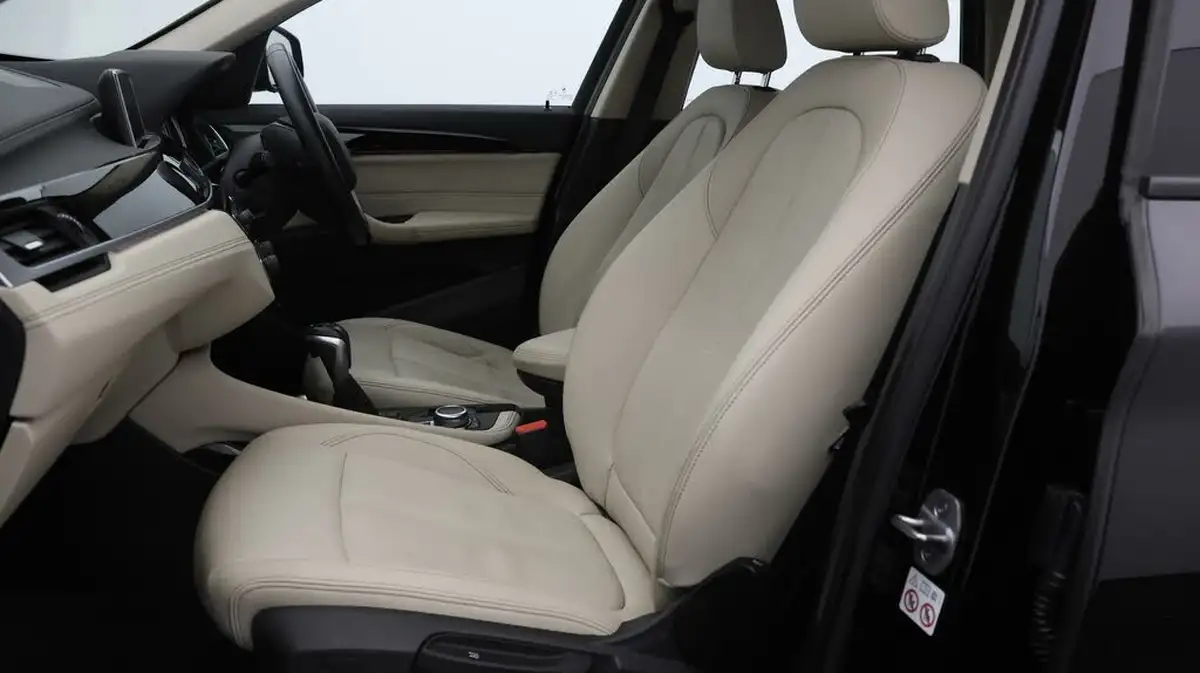 2021-bmw-x1-15-xdrive-25e-phev-xline-big-14
