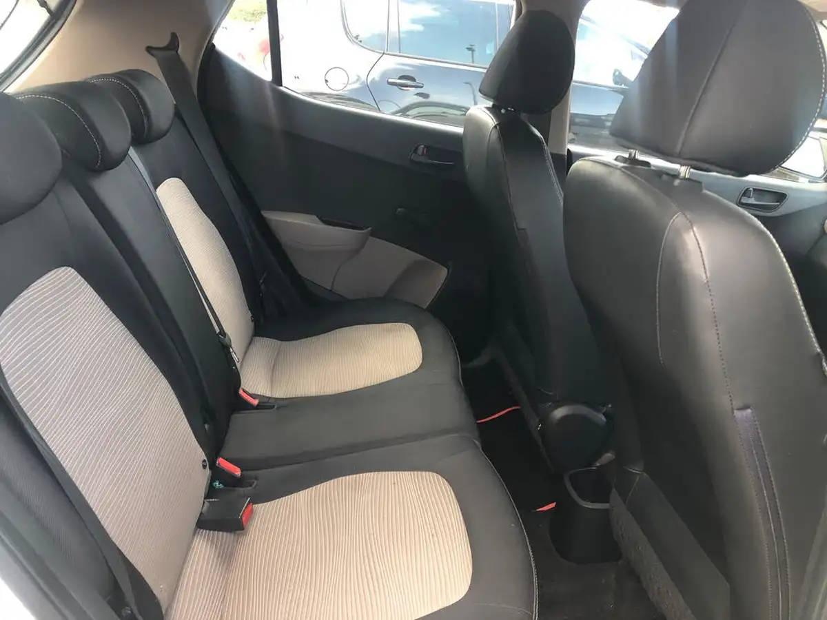2014-hyundai-i10-10-s-big-9
