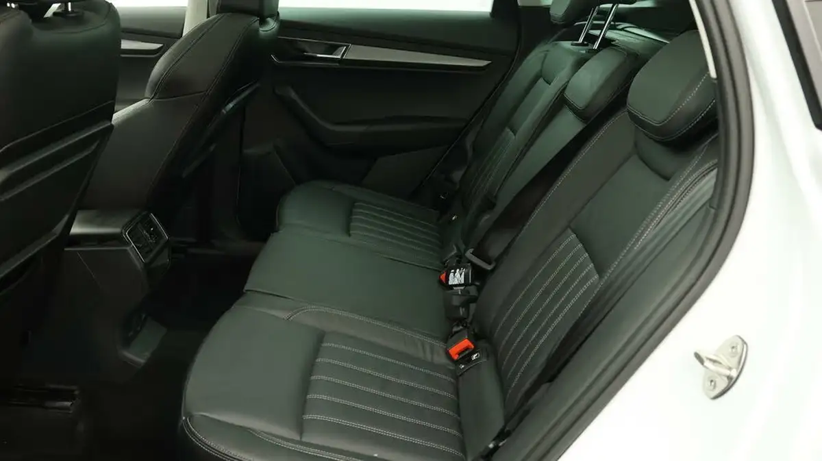 2018-skoda-karoq-20tdi-edition-big-16