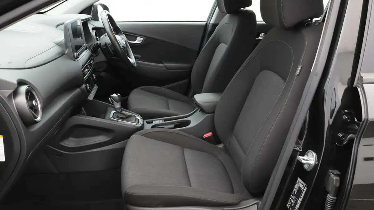 2023-hyundai-kona-16-gdi-se-connect-big-14