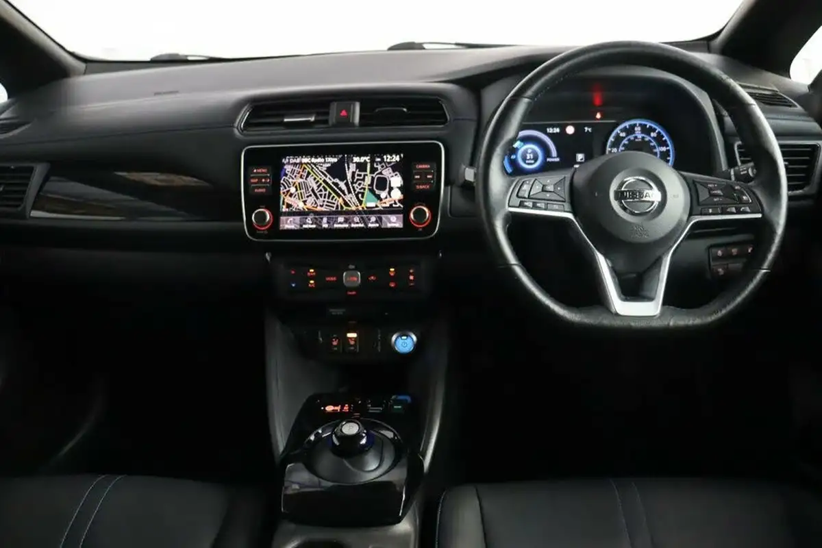 2020-nissan-leaf-e-n-connecta-big-2