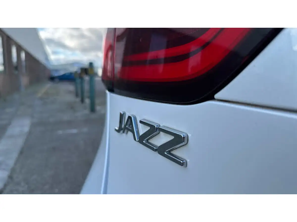 2021-honda-jazz-15-i-mmd-ex-107ps-big-21