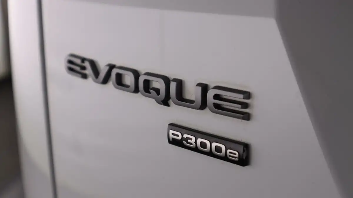 2022-land-rover-range-rover-evoque-15-p300e-r-dynamic-s-big-21