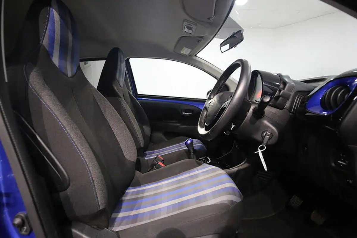 2019-peugeot-108-10-collection-hatchback-big-15