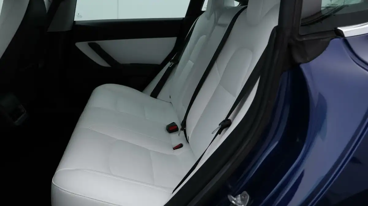 2019-tesla-model-3-e-4x4-performance-pack-big-16