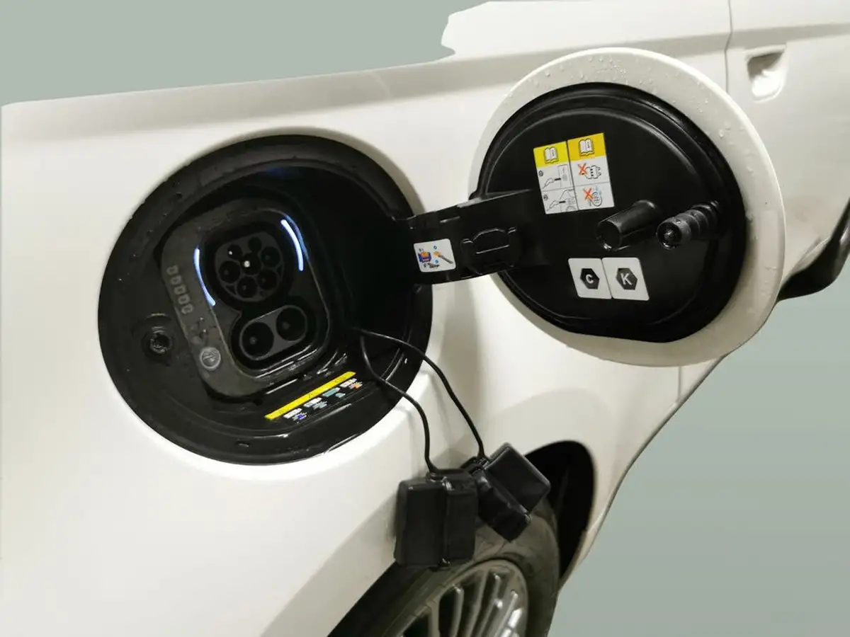 2022-fiat-500-e-icon-117bhp-big-35