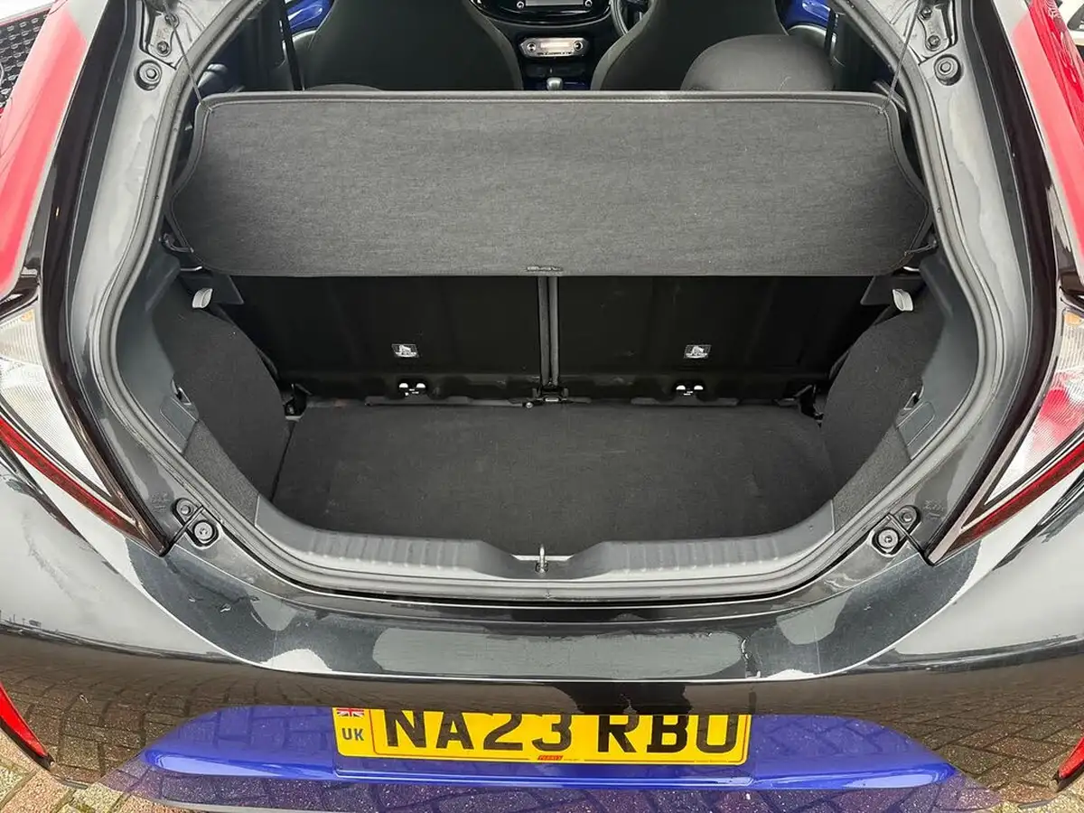 2023-toyota-aygo-x-10-vvt-i-edge-cvt-big-22