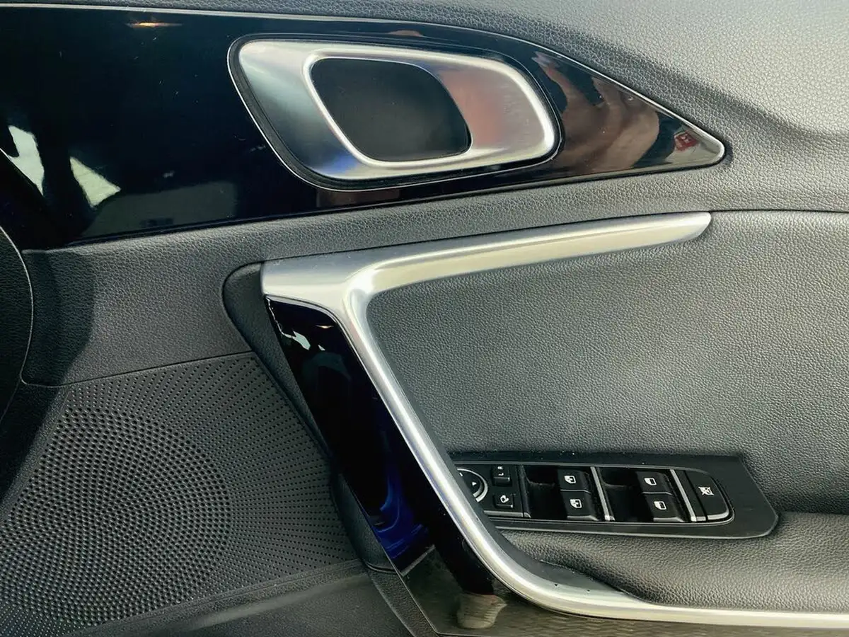 2020-kia-pro-ceed-14-t-gdi-gt-line-big-12