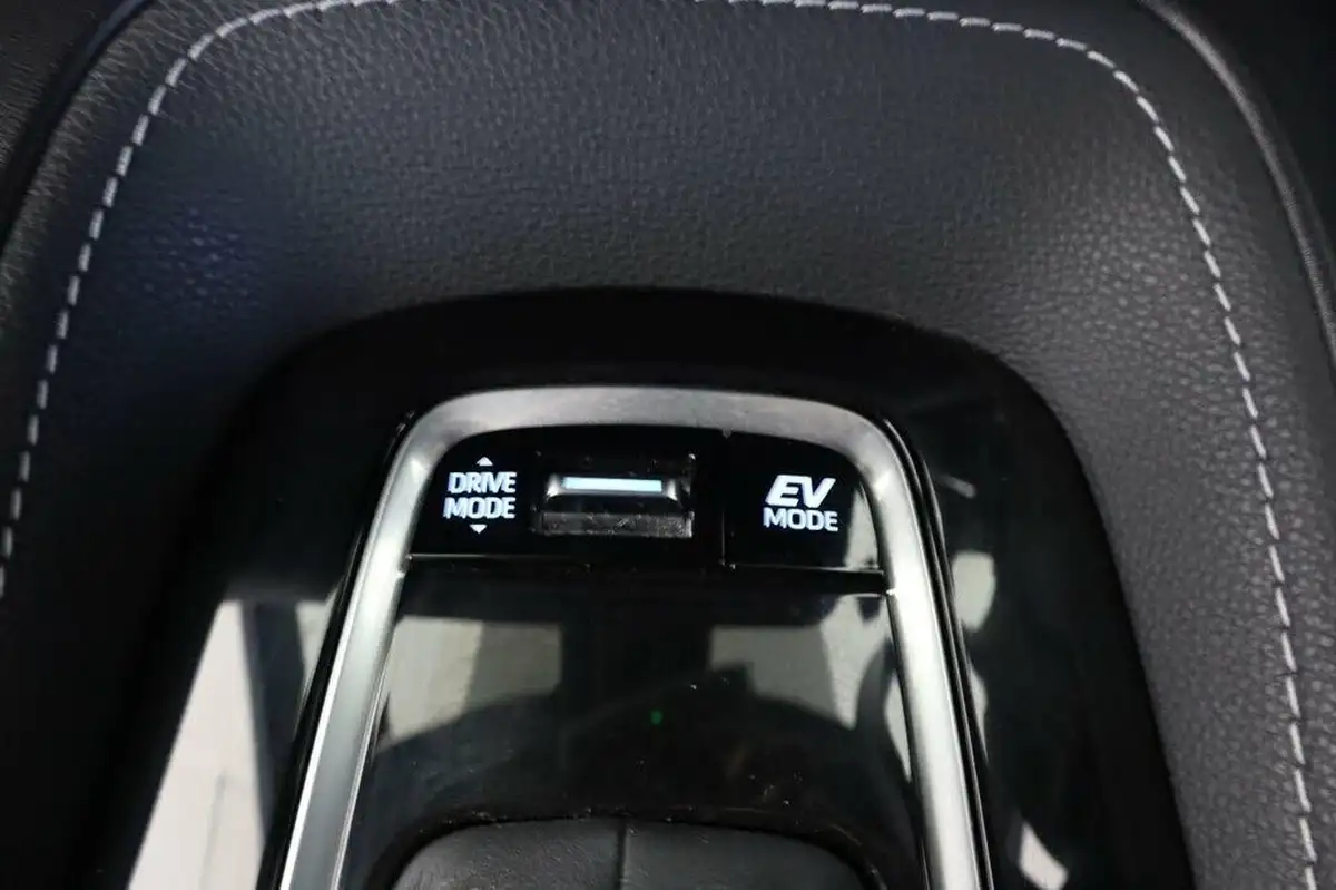 2021-toyota-corolla-18-vvt-i-design-spare-wheel-hatchback-5d-big-24
