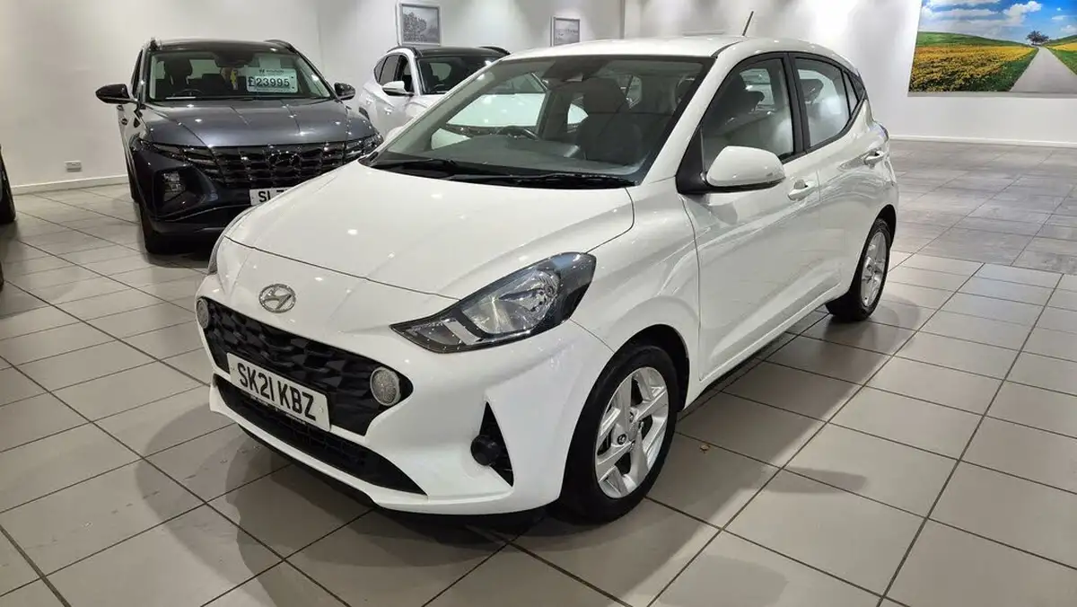 2021-hyundai-i10-12-se-connect-big-8