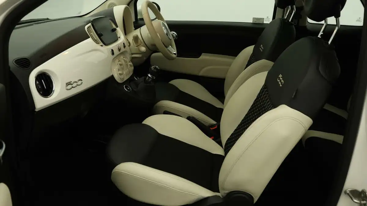 2022-fiat-500-10-dolcevita-big-13