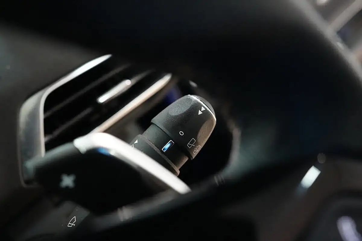 2020-peugeot-3008-suv-12-puretech-gt-line-eat8-big-39