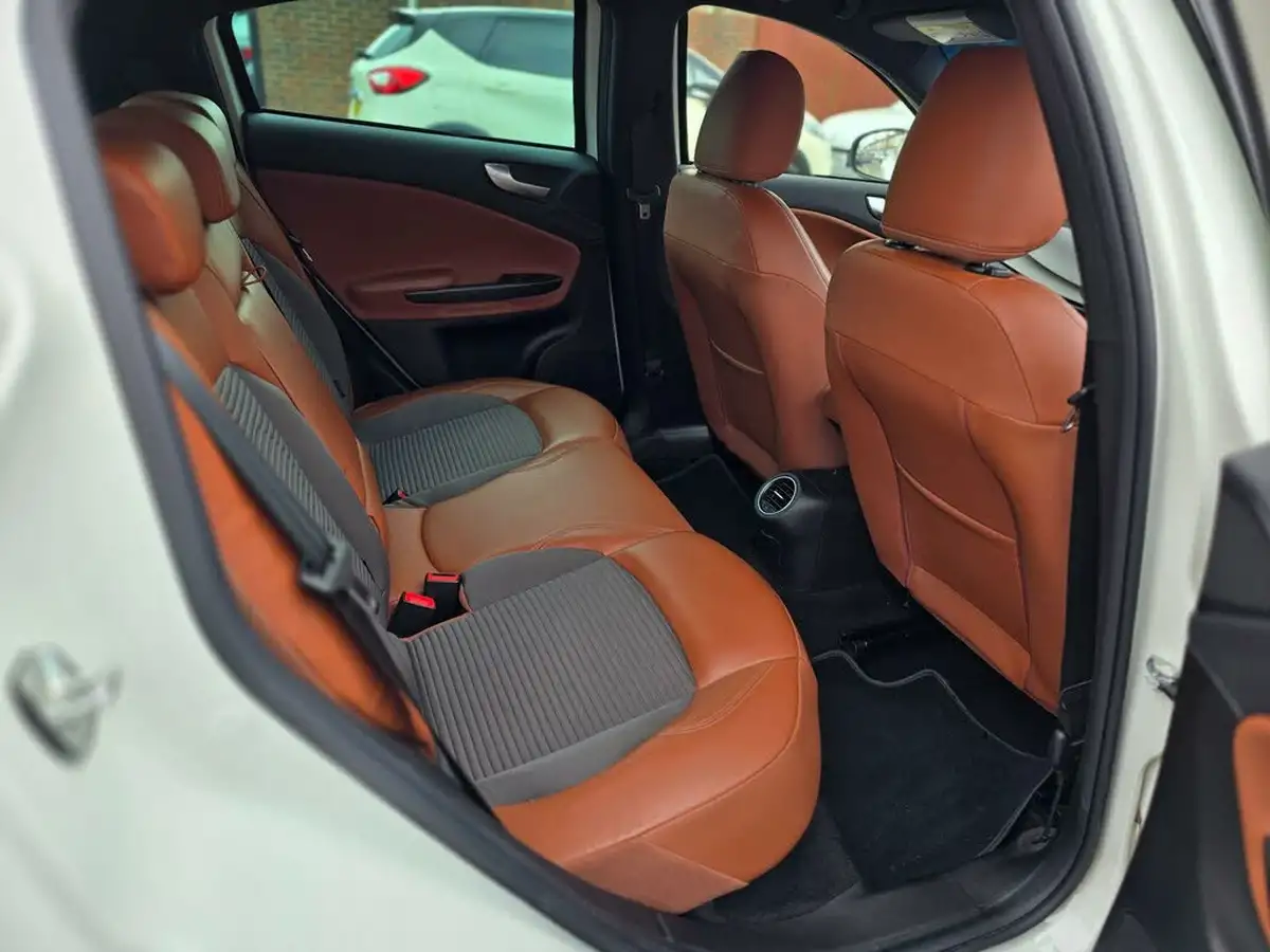 2015-alfa-romeo-giulietta-14-tb-exclusive-alfa-tct-big-37