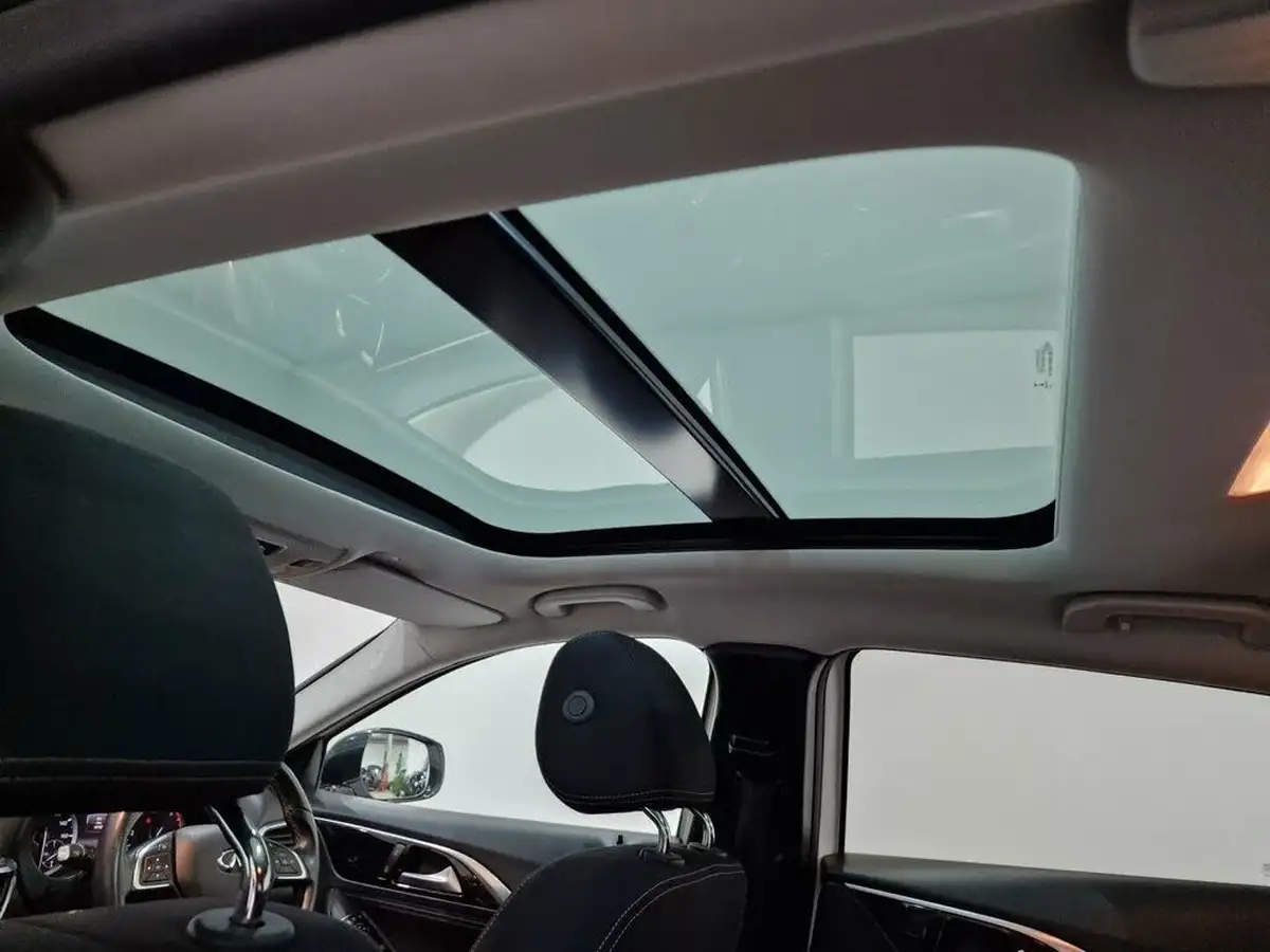 2019-infiniti-q30-22d-sport-big-17
