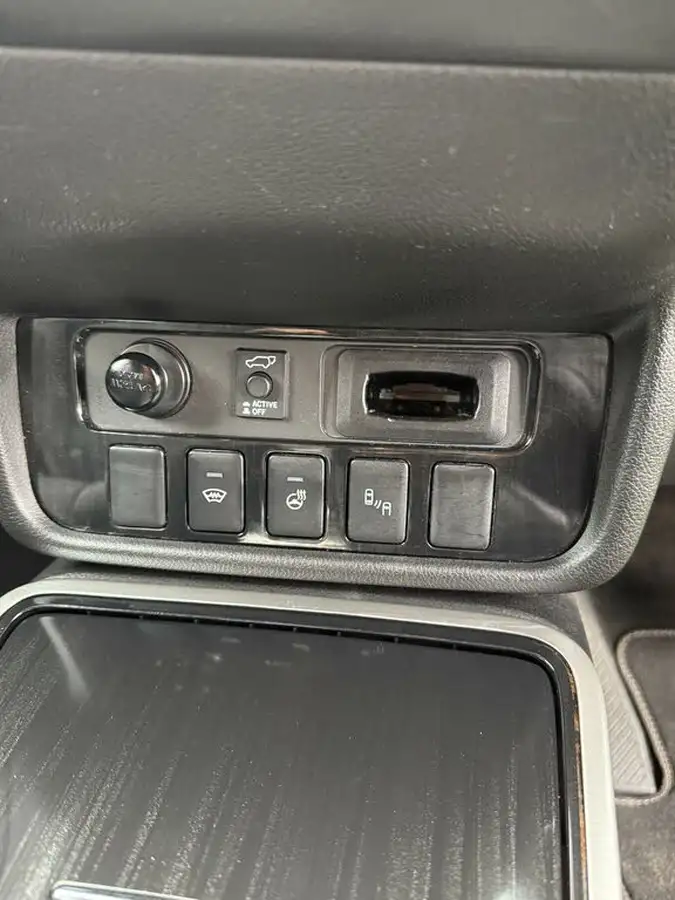 2018-mitsubishi-outlander-20-4h-phev-big-12