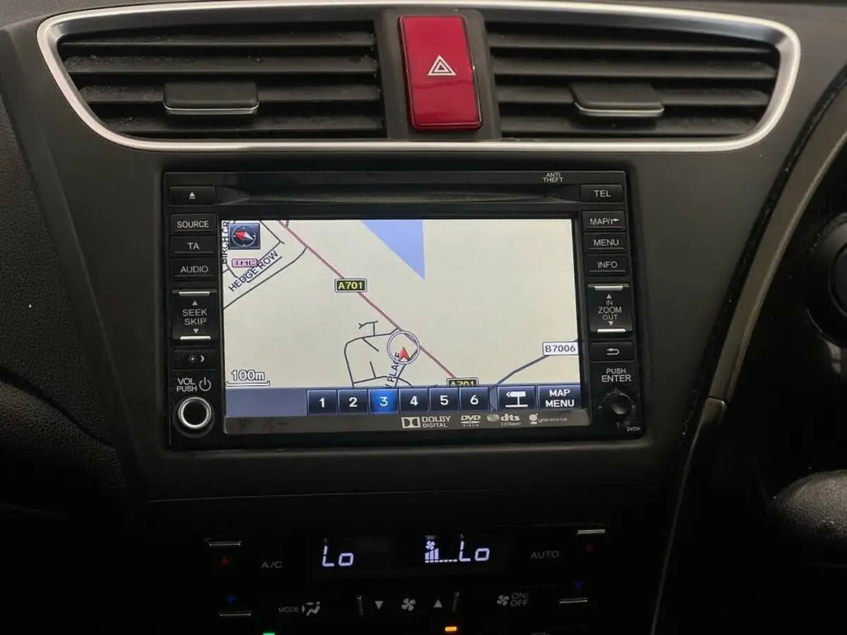 2015-honda-civic-16td-sr-tourer-big-14