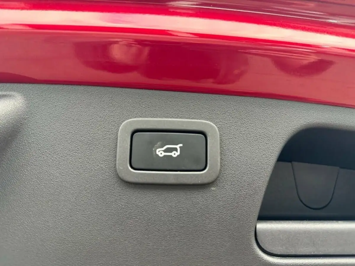 2018-jaguar-e-pace-20-i4-s-big-30