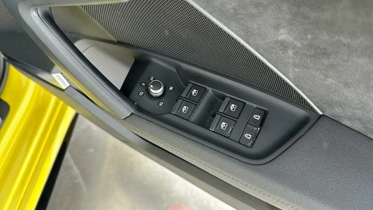 2023-audi-rs3-25-tfsi-sportback-5d-big-32