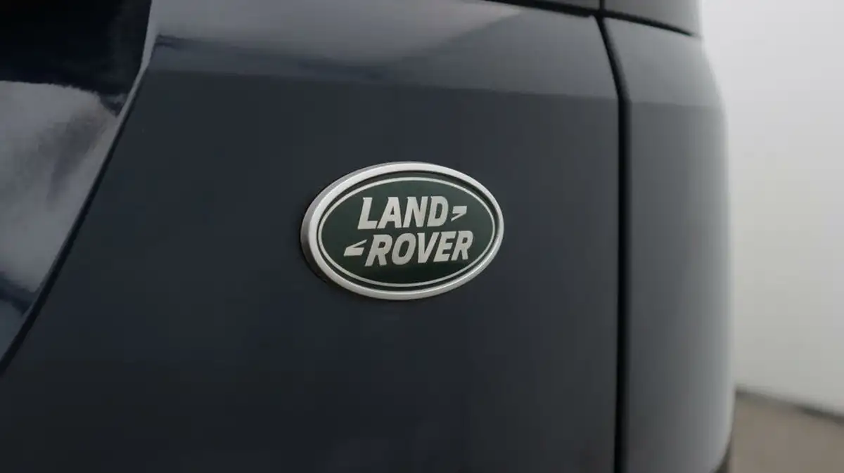 2022-land-rover-range-rover-evoque-15-p300e-autobiography-big-21