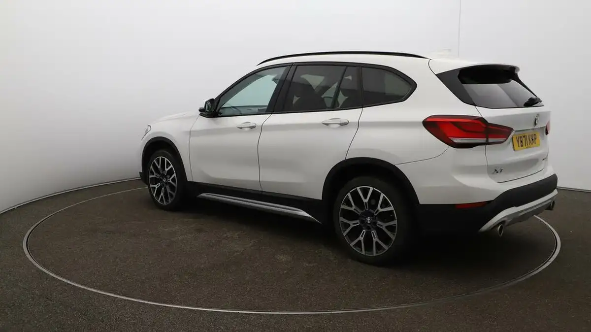 2021-bmw-x1-20-xdrive20i-xline-big-5