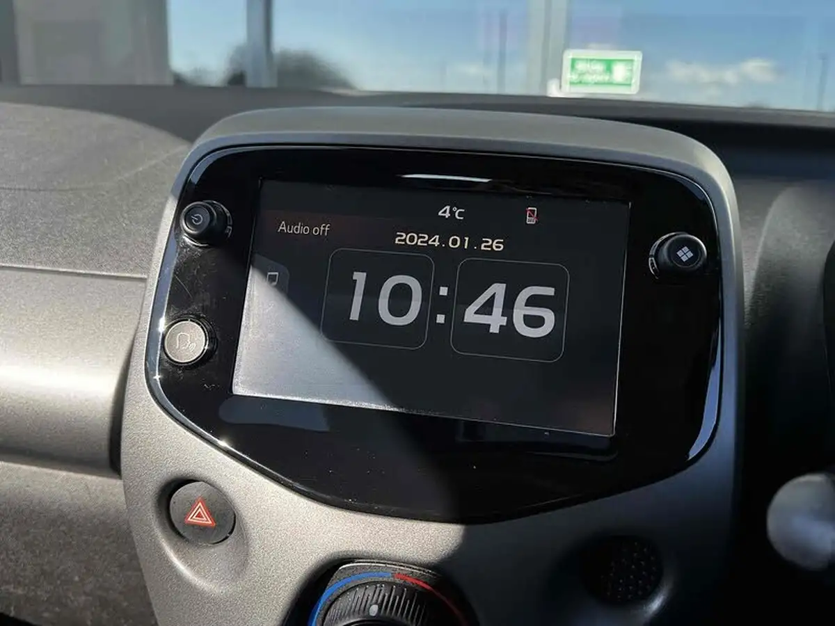 2021-toyota-aygo-10-vvt-i-x-play-tss-big-29