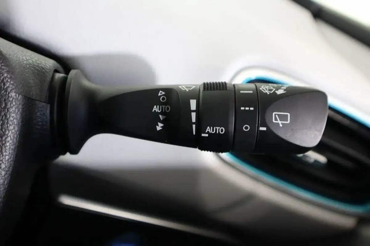 2021-toyota-prius-18-vvt-i-excel-cvt-big-23