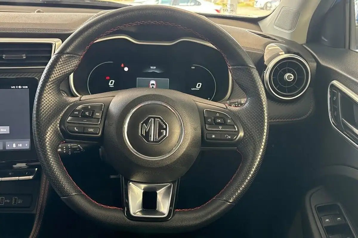 2022-mg-zs-suv-e-trophy-ev-156ps-long-range-big-20