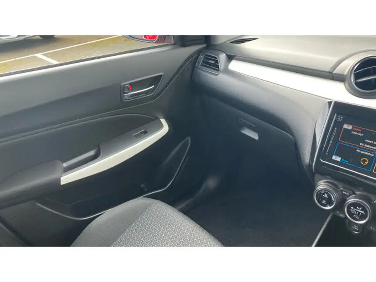 2018-suzuki-swift-10-boosterjet-sz5-111ps-shvs-big-28