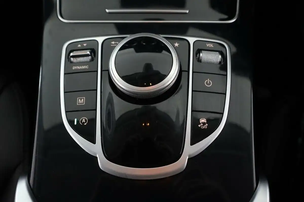 2018-mercedes-benz-glc-class-21d-glc220d-urban-edition-big-24