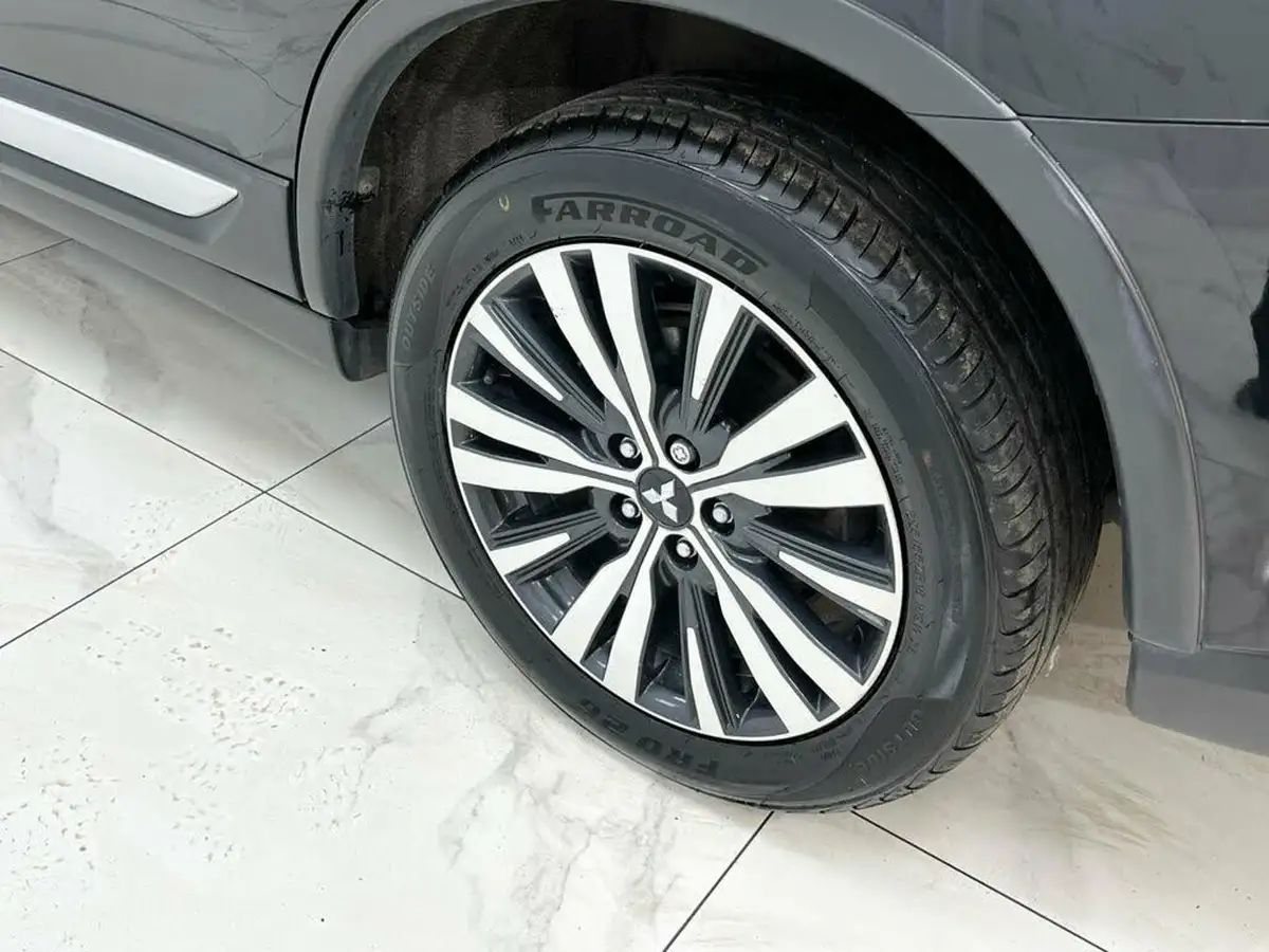 2020-mitsubishi-outlander-20-exceed-big-14