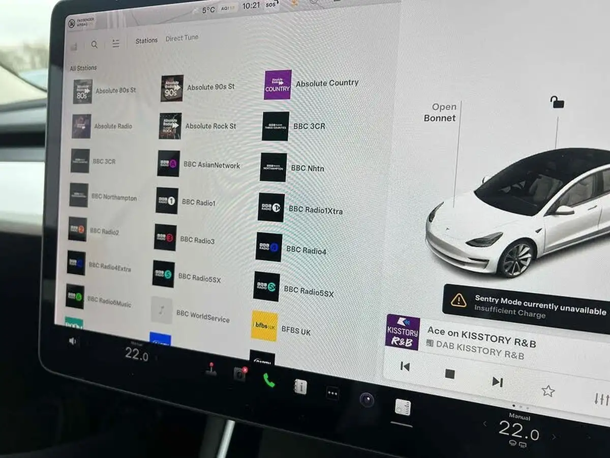 2020-tesla-model-3-e-long-range-big-44