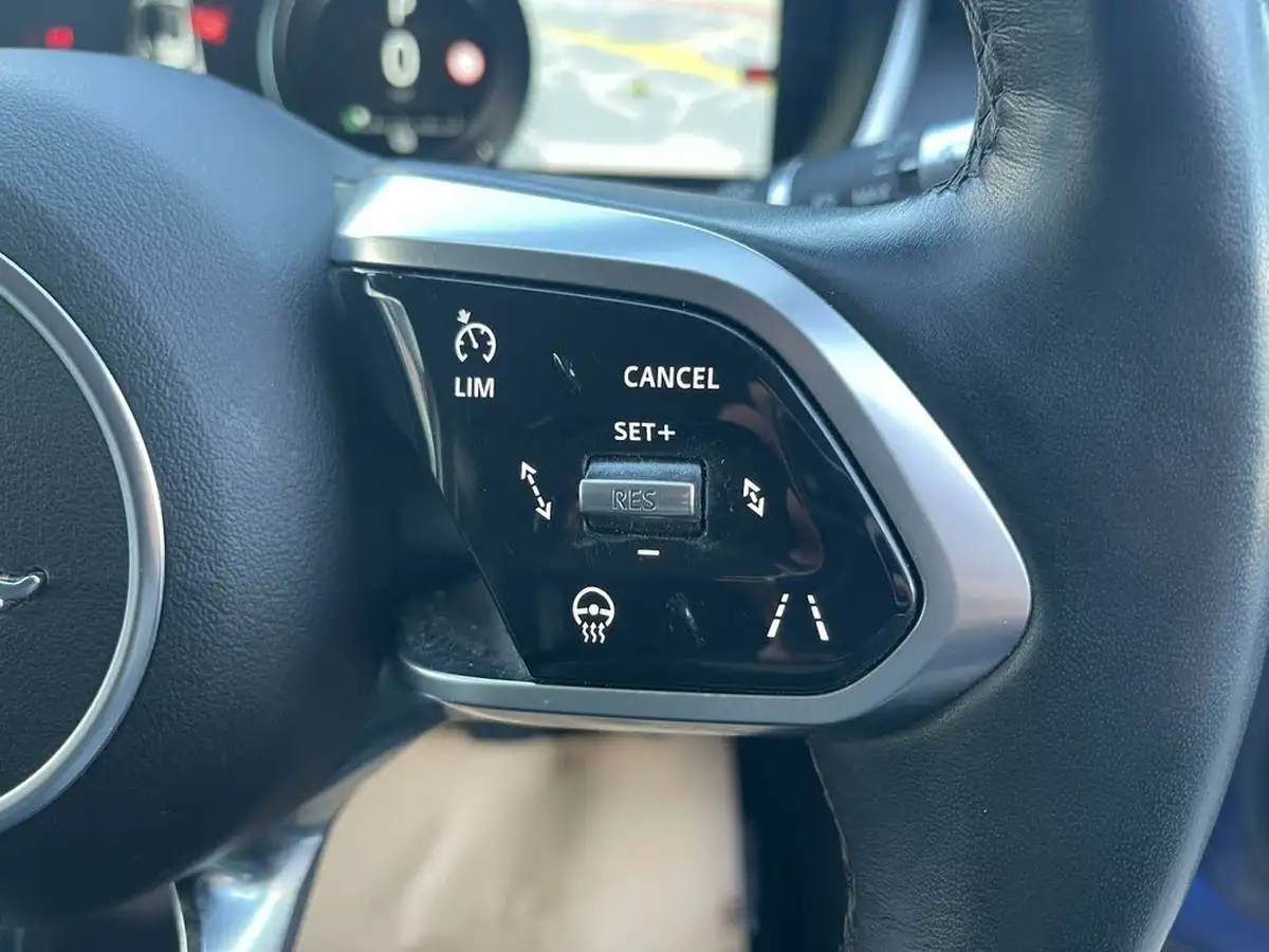 2019-jaguar-i-pace-ev400-se-big-16