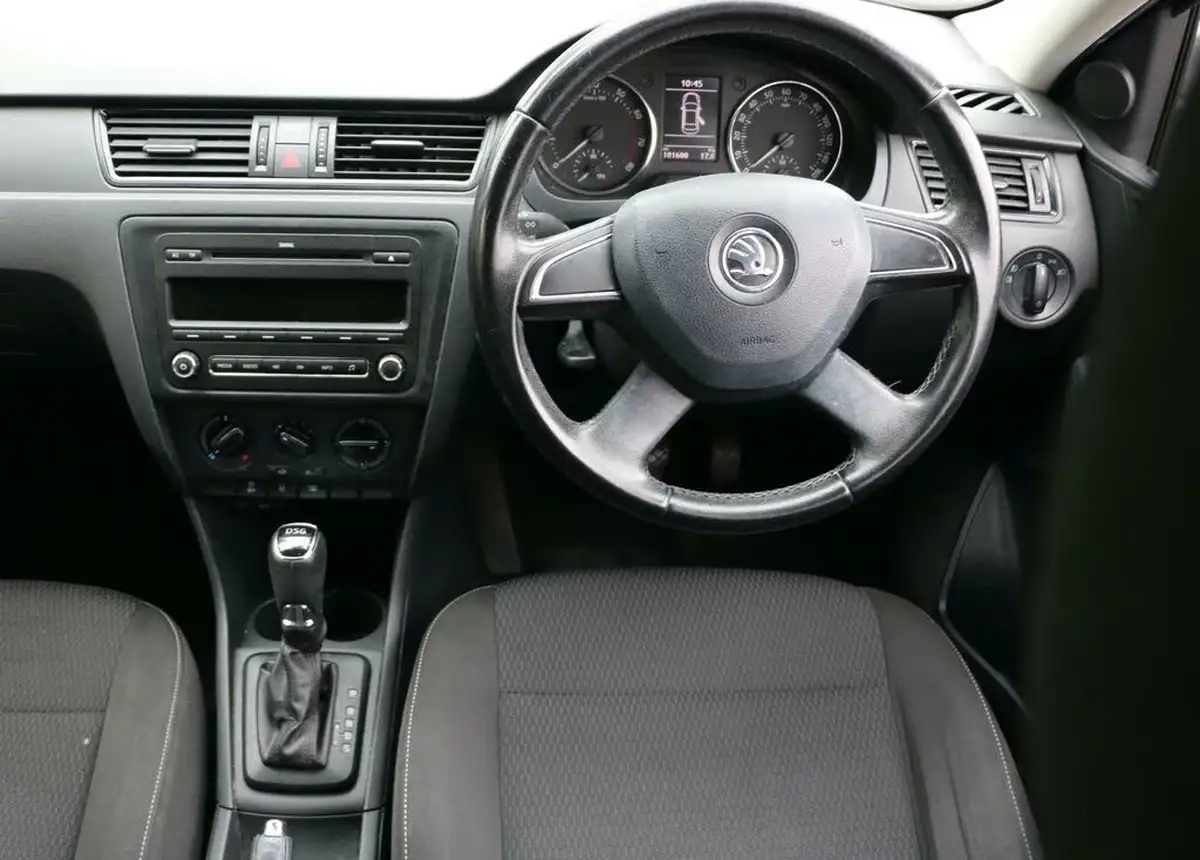 2013-skoda-rapid-14-se-big-41