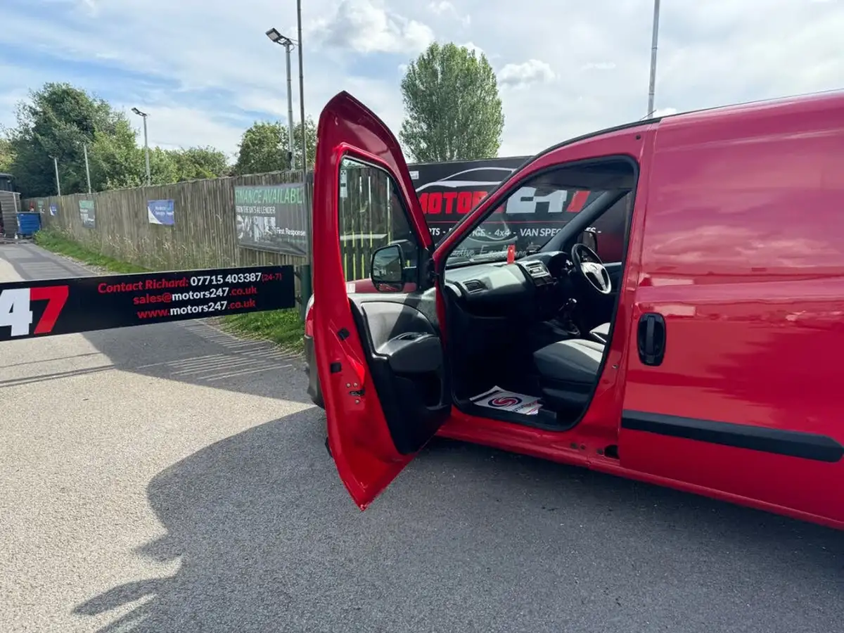 2013-fiat-doblo-cargo-13td-maxi-big-12